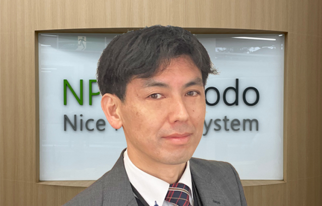 亀山 幸治　（管理部　次長）